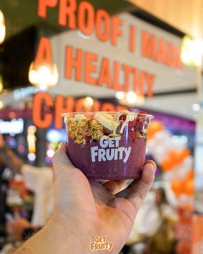 Açaí bowl with fruit and granola